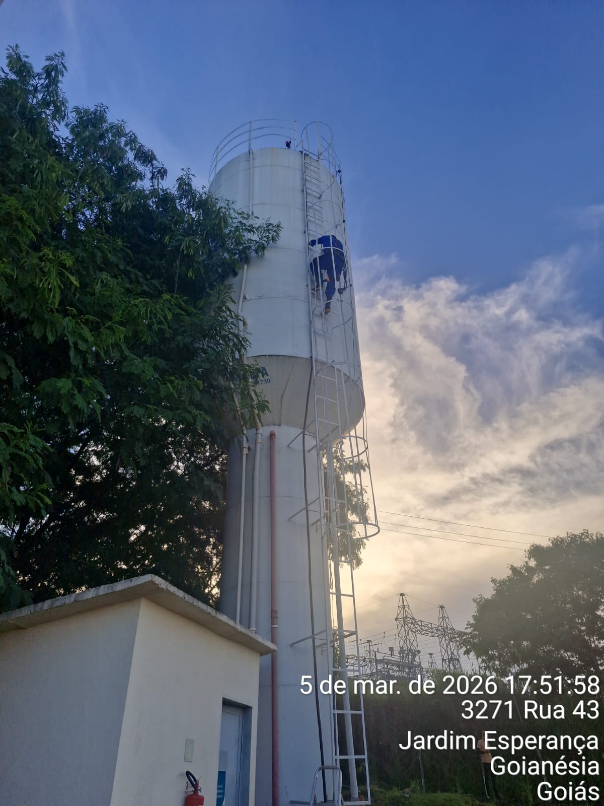 Limpeza de reservatório de água